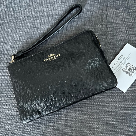NWT COACH WRISTLET CLUTCH ZIPPED CARDHOLDER LEATHER - Picture 1 of 6